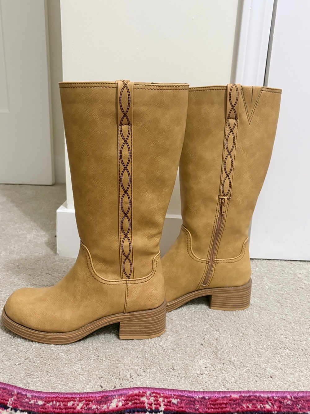 Brand new never worn Women's Mid-Calf Tan Riding fall Boots